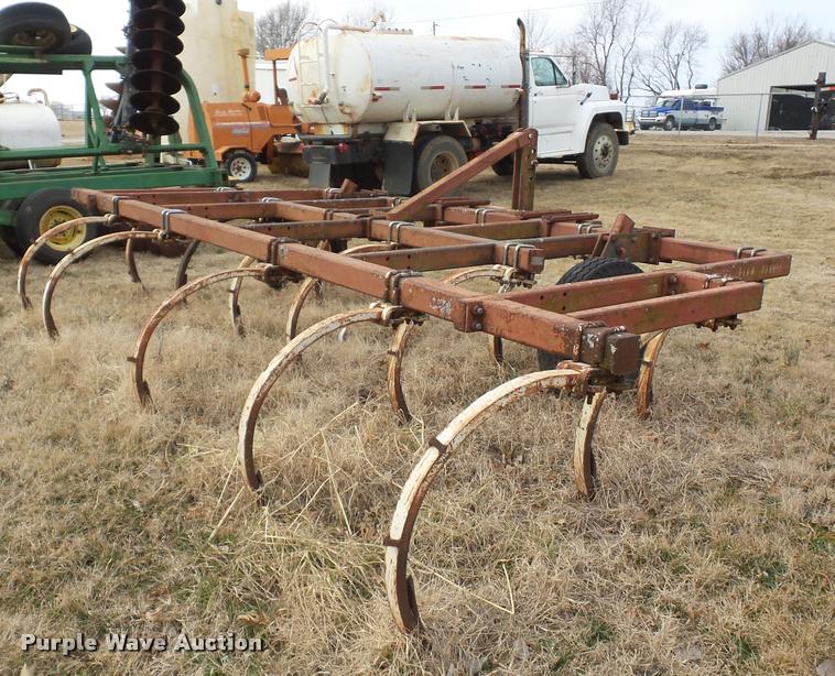 image for item BI9151 Chisel plow
