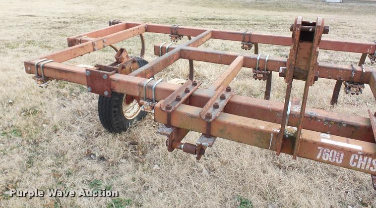 image for item BI9151 Chisel plow