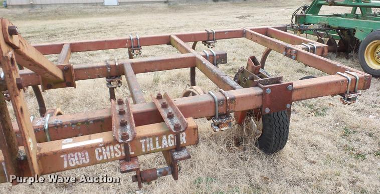 image for item BI9151 Chisel plow