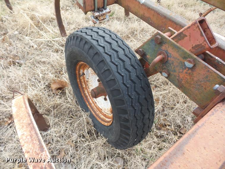 image for item BI9151 Chisel plow