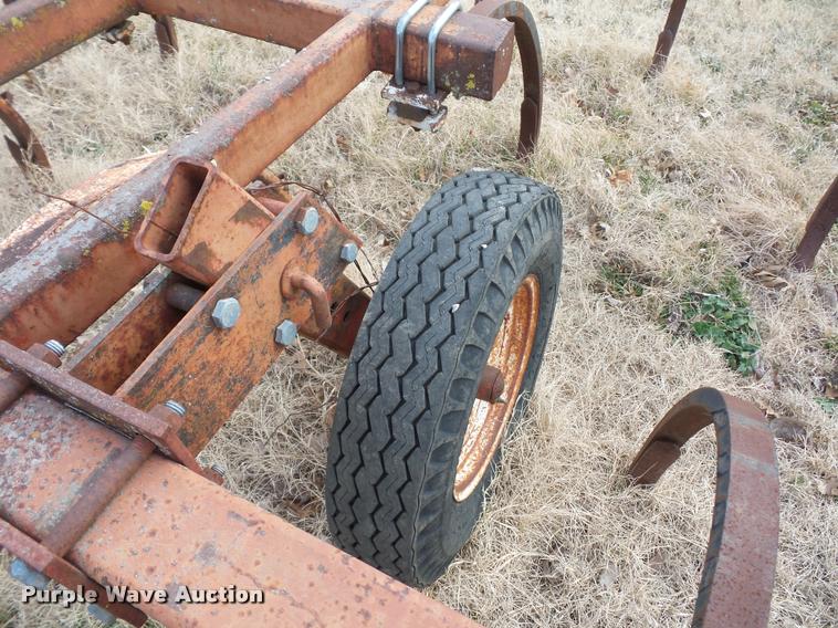 image for item BI9151 Chisel plow