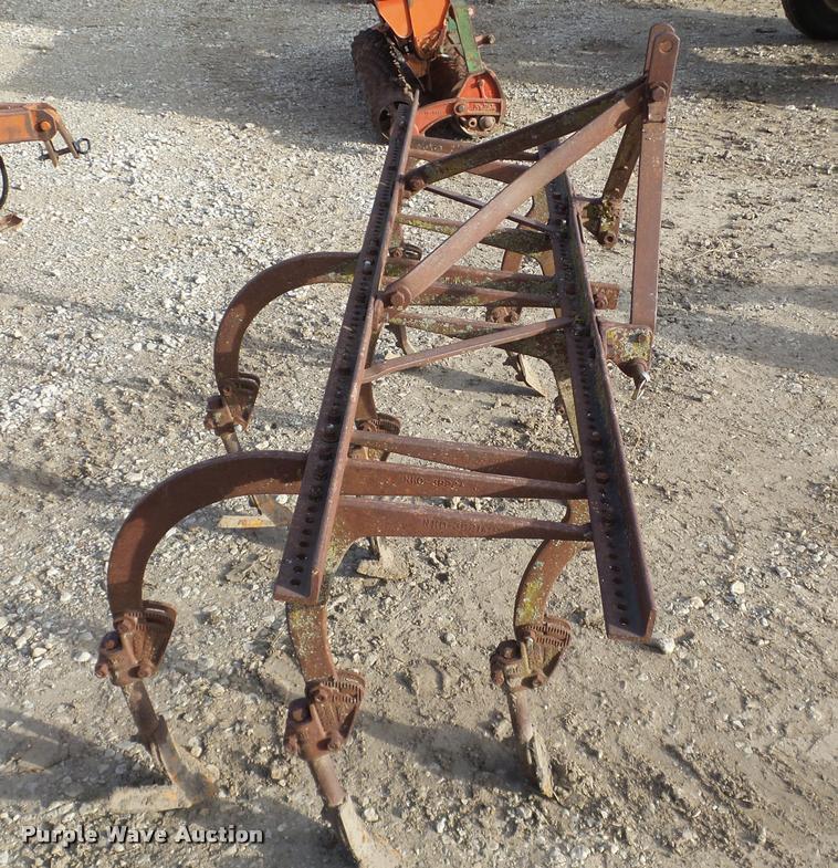 image for item BT9065 Nine bottom cultivator