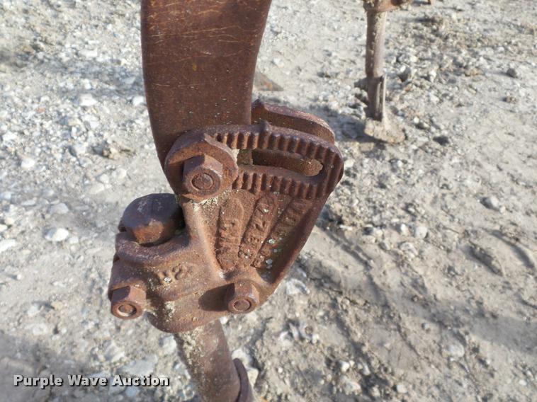 image for item BT9065 Nine bottom cultivator