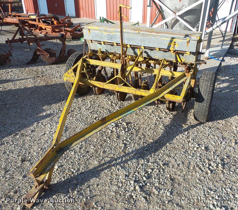 image for item BT9073 Feed planter
