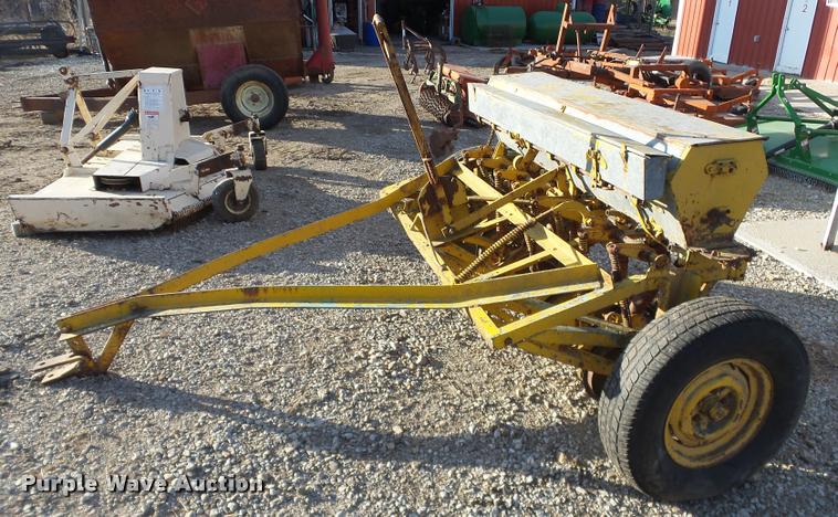 image for item BT9073 Feed planter