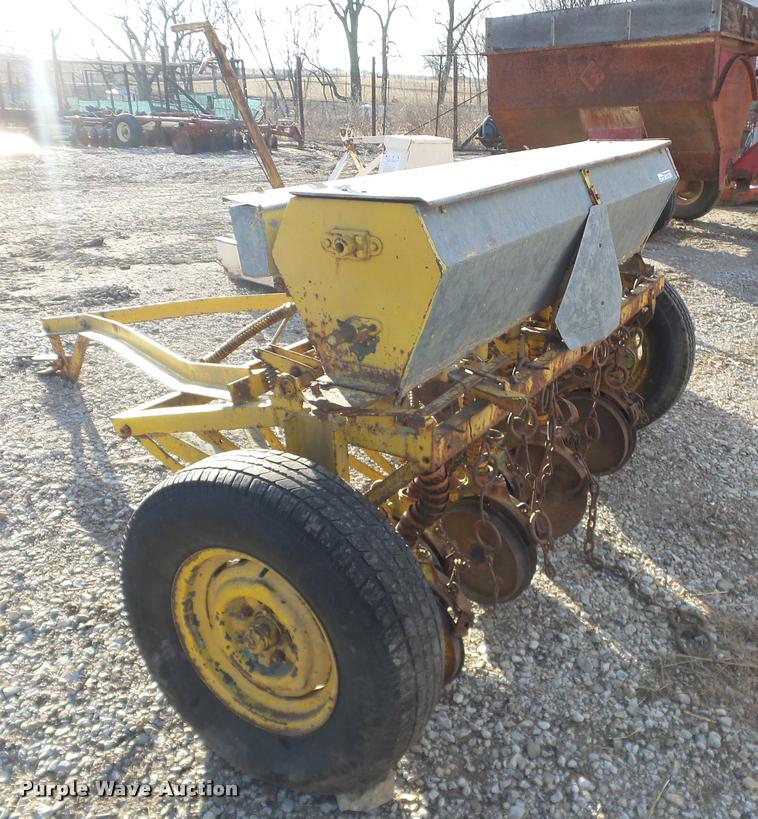 image for item BT9073 Feed planter