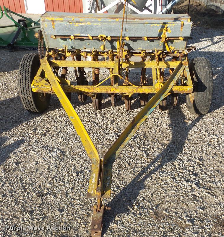 image for item BT9073 Feed planter