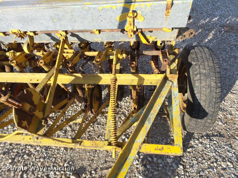 image for item BT9073 Feed planter