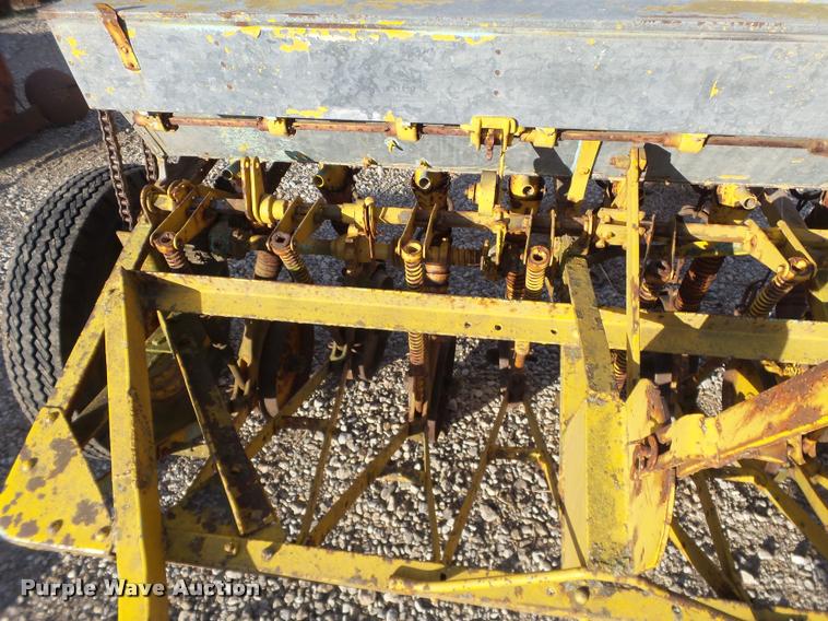 image for item BT9073 Feed planter