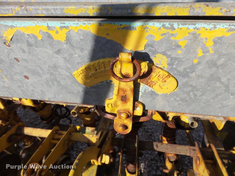 image for item BT9073 Feed planter