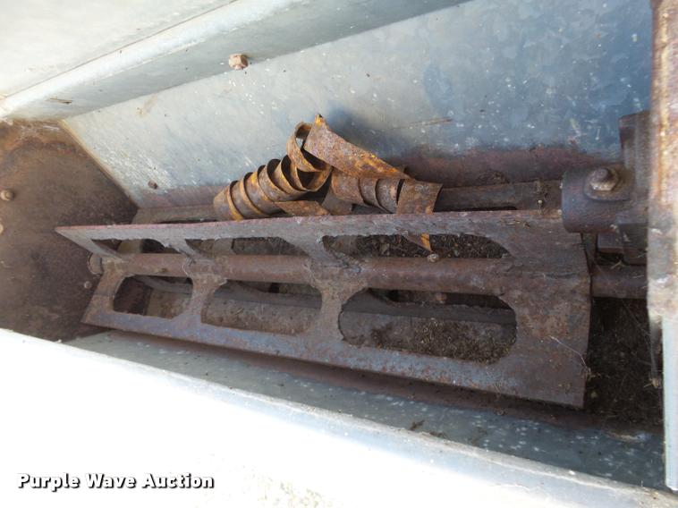 image for item BT9073 Feed planter