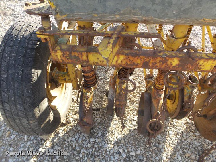 image for item BT9073 Feed planter