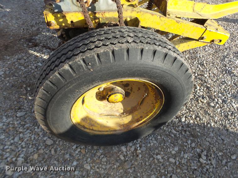 image for item BT9073 Feed planter