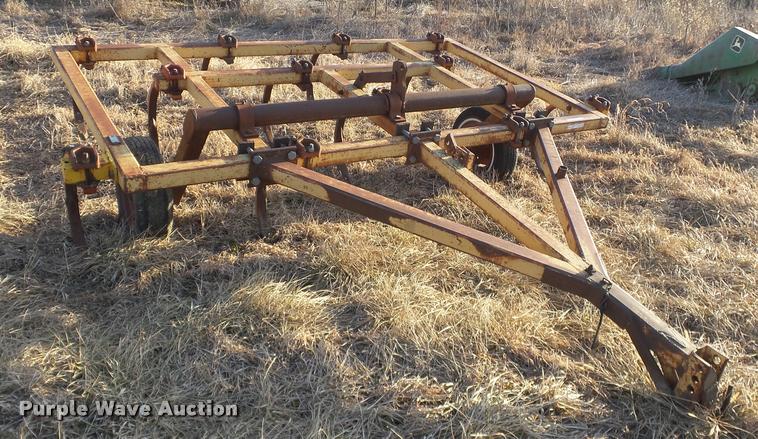 image for item BT9074 Wilbeck 4R10 chisel plow