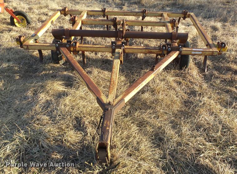 image for item BT9074 Wilbeck 4R10 chisel plow