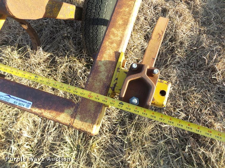 image for item BT9074 Wilbeck 4R10 chisel plow