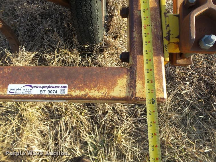 image for item BT9074 Wilbeck 4R10 chisel plow