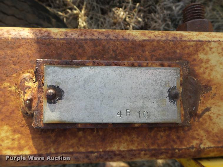 image for item BT9074 Wilbeck 4R10 chisel plow