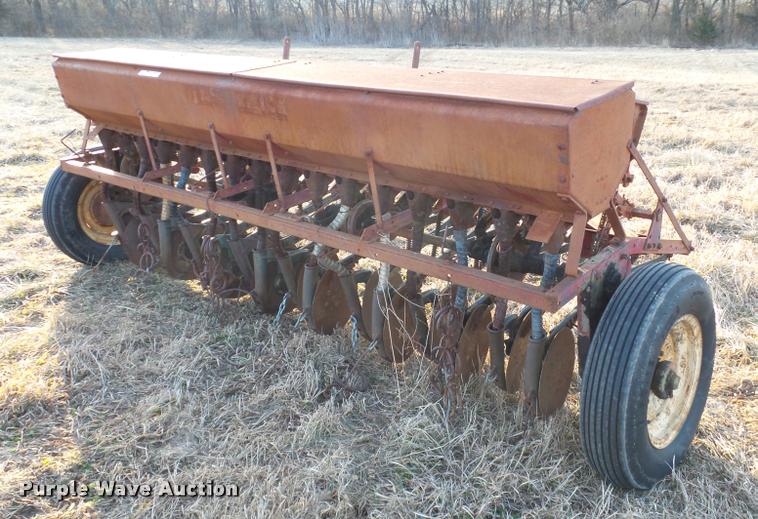 image for item BT9076 McCormick grain drill