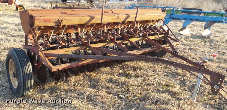 image for item BT9076 McCormick grain drill