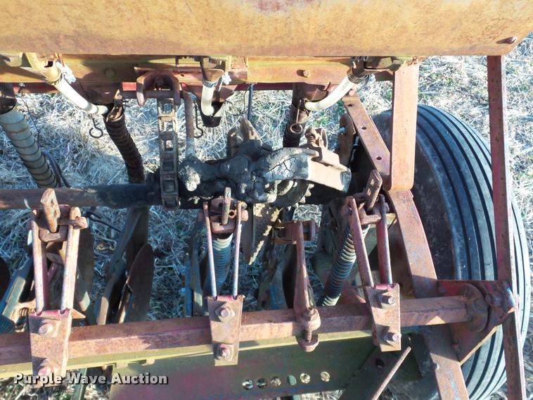 image for item BT9076 McCormick grain drill