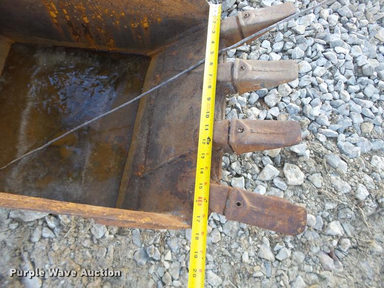 image for item BT9077 1998 Vermeer B780 backhoe attachment