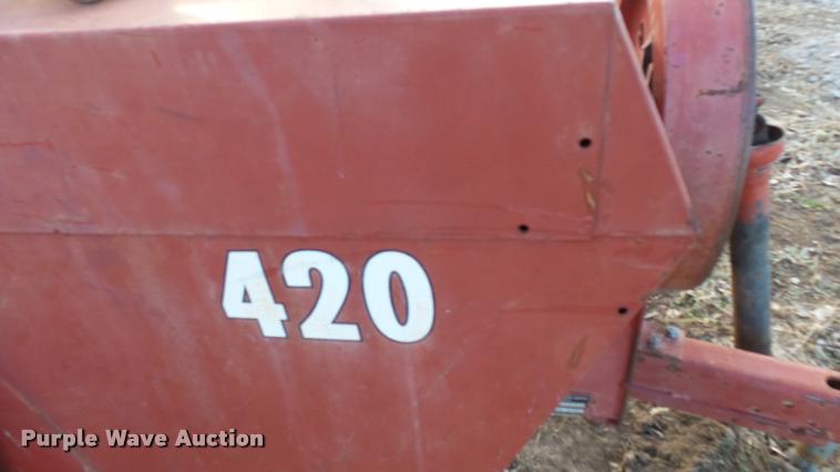 image for item BU9434 International 420 square baler