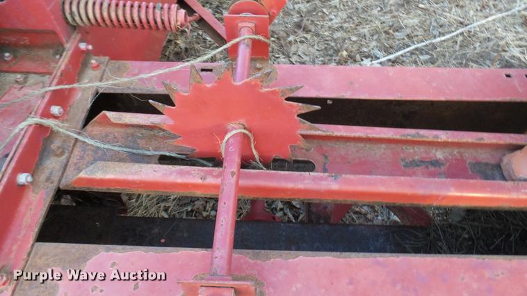 image for item BU9434 International 420 square baler