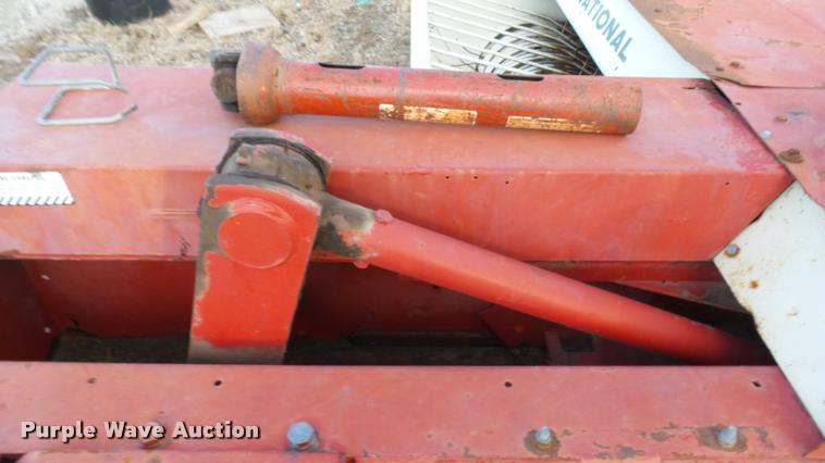 image for item BU9434 International 420 square baler