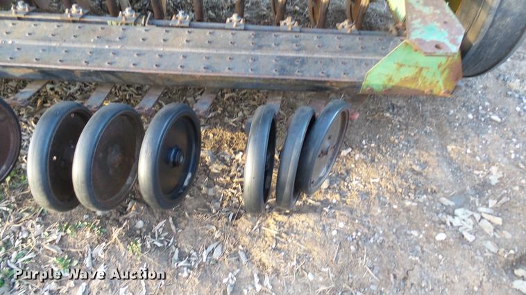 image for item BU9436 John Deere 8300 grain drill