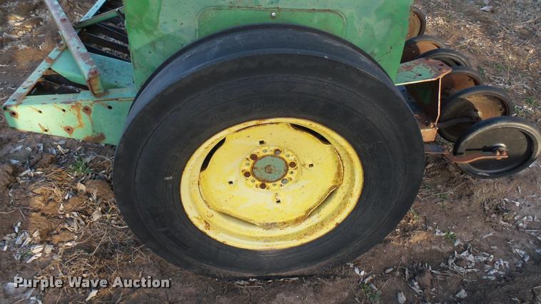 image for item BU9436 John Deere 8300 grain drill