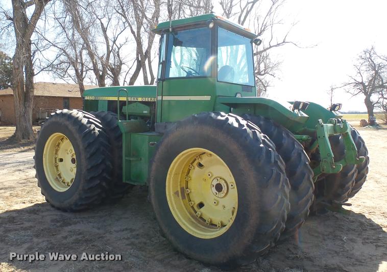 image for item BU9440 1982 John Deere 8650 4WD tractor