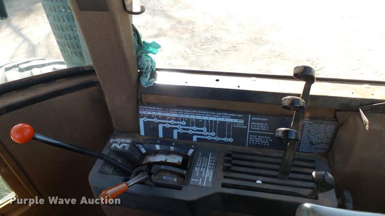 image for item BU9440 1982 John Deere 8650 4WD tractor