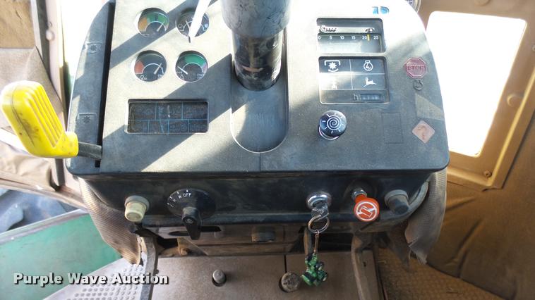 image for item BU9440 1982 John Deere 8650 4WD tractor