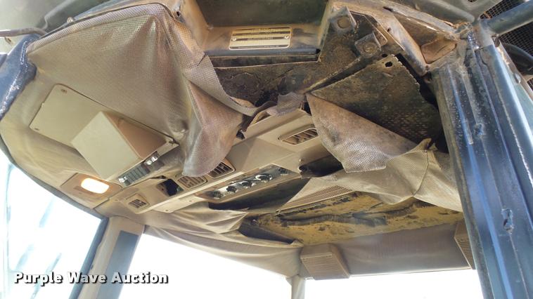 image for item BU9440 1982 John Deere 8650 4WD tractor