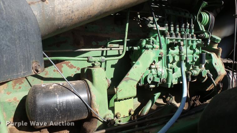image for item BU9440 1982 John Deere 8650 4WD tractor