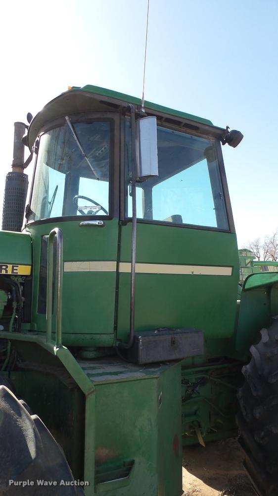image for item BU9440 1982 John Deere 8650 4WD tractor