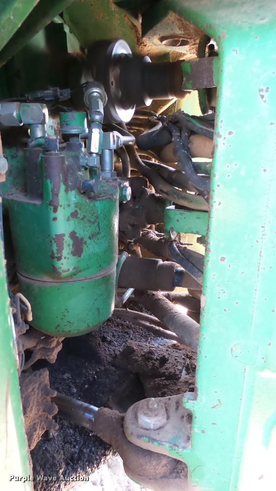 image for item BU9440 1982 John Deere 8650 4WD tractor