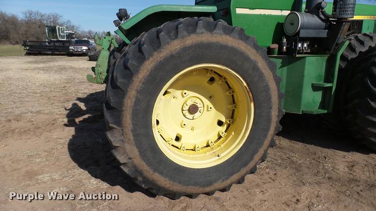 image for item BU9440 1982 John Deere 8650 4WD tractor