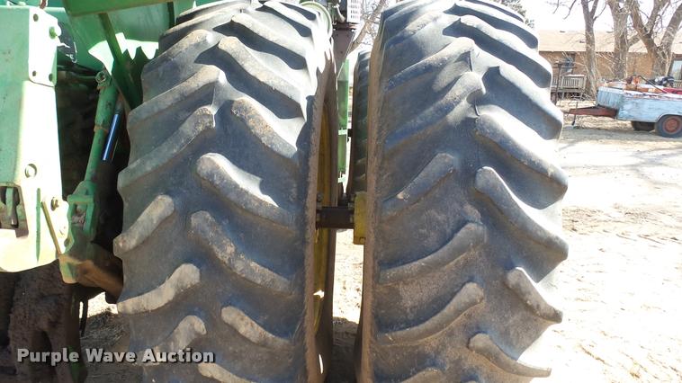 image for item BU9440 1982 John Deere 8650 4WD tractor