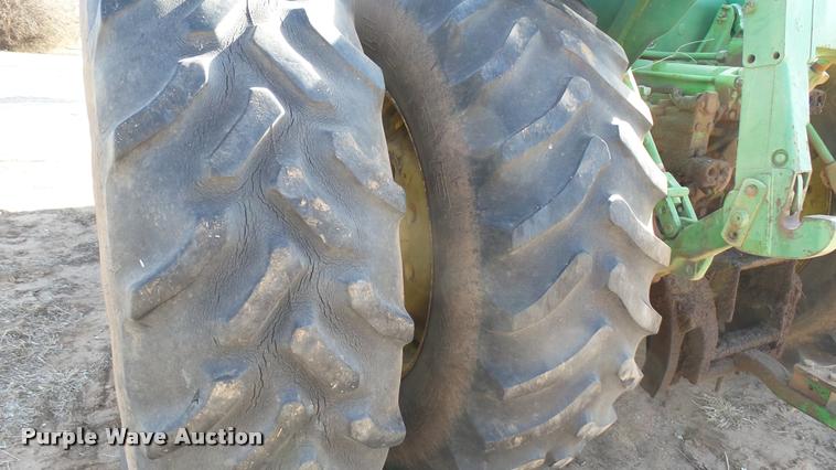 image for item BU9440 1982 John Deere 8650 4WD tractor