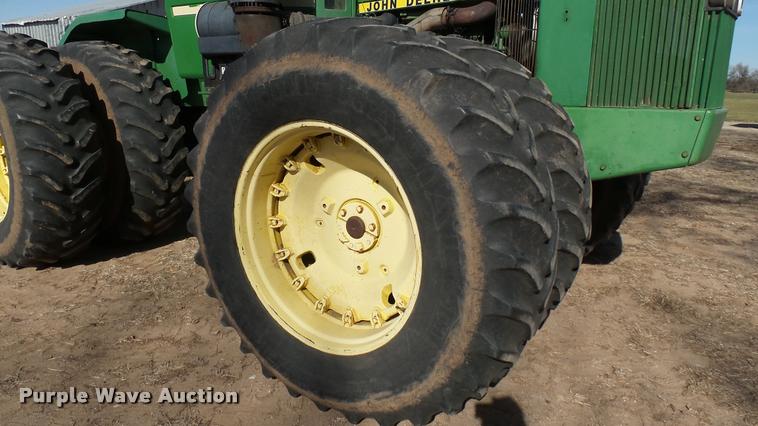 image for item BU9440 1982 John Deere 8650 4WD tractor
