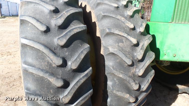 image for item BU9440 1982 John Deere 8650 4WD tractor