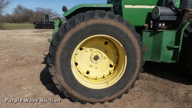 image for item BU9440 1982 John Deere 8650 4WD tractor
