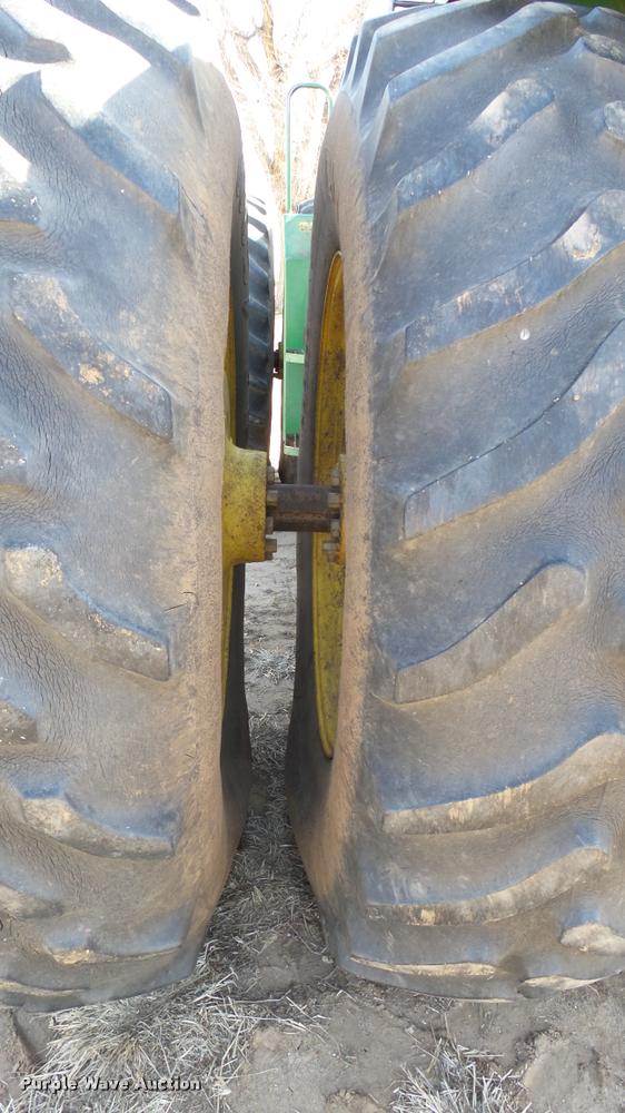 image for item BU9440 1982 John Deere 8650 4WD tractor