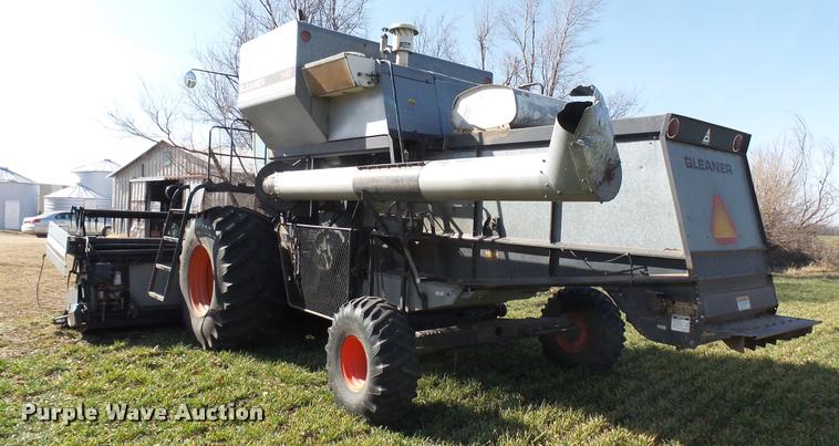image for item BU9442 1981 Gleaner M2 combine
