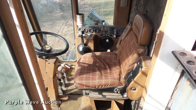 image for item BU9442 1981 Gleaner M2 combine