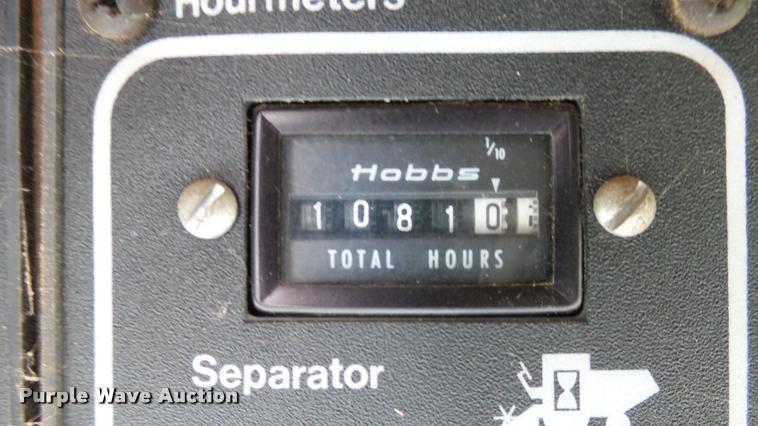 image for item BU9442 1981 Gleaner M2 combine