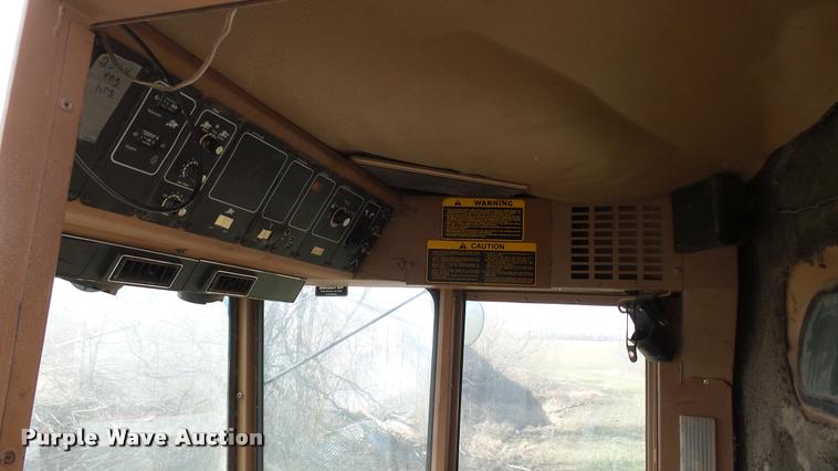 image for item BU9442 1981 Gleaner M2 combine