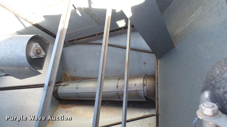 image for item BU9442 1981 Gleaner M2 combine